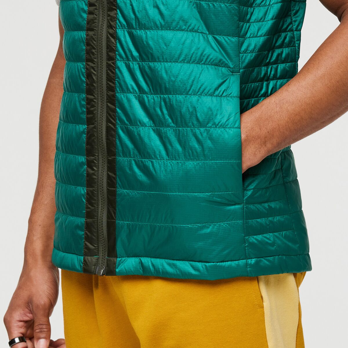 M_Capa_Insulated_Vest_Woods_Greenery_7.jpg