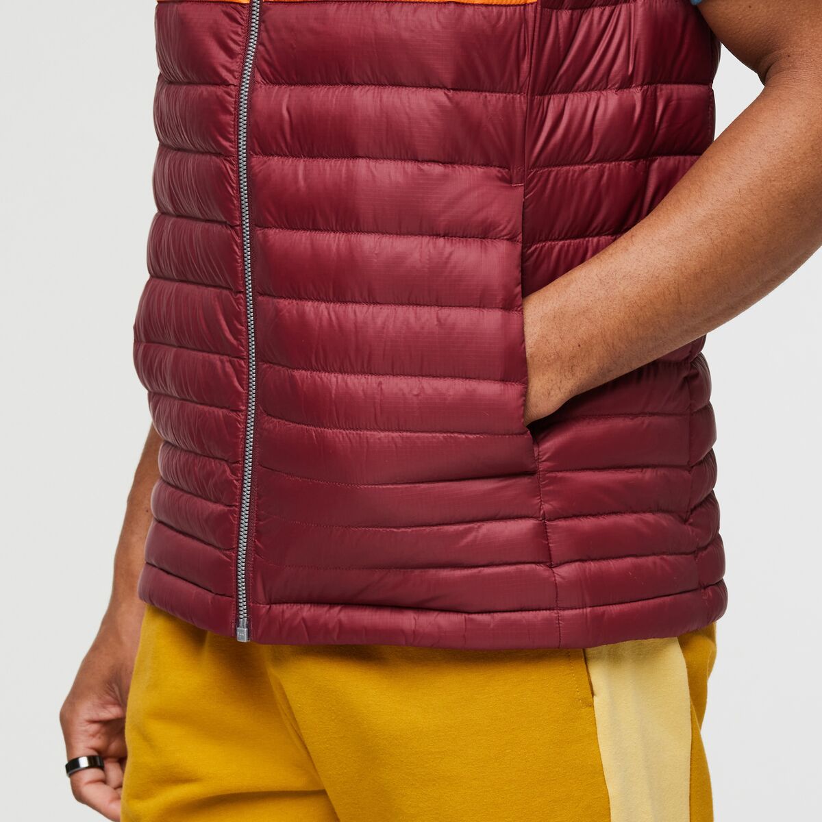 M_Fuego_Down_Vest_Burgundy_Stripes_7.jpg