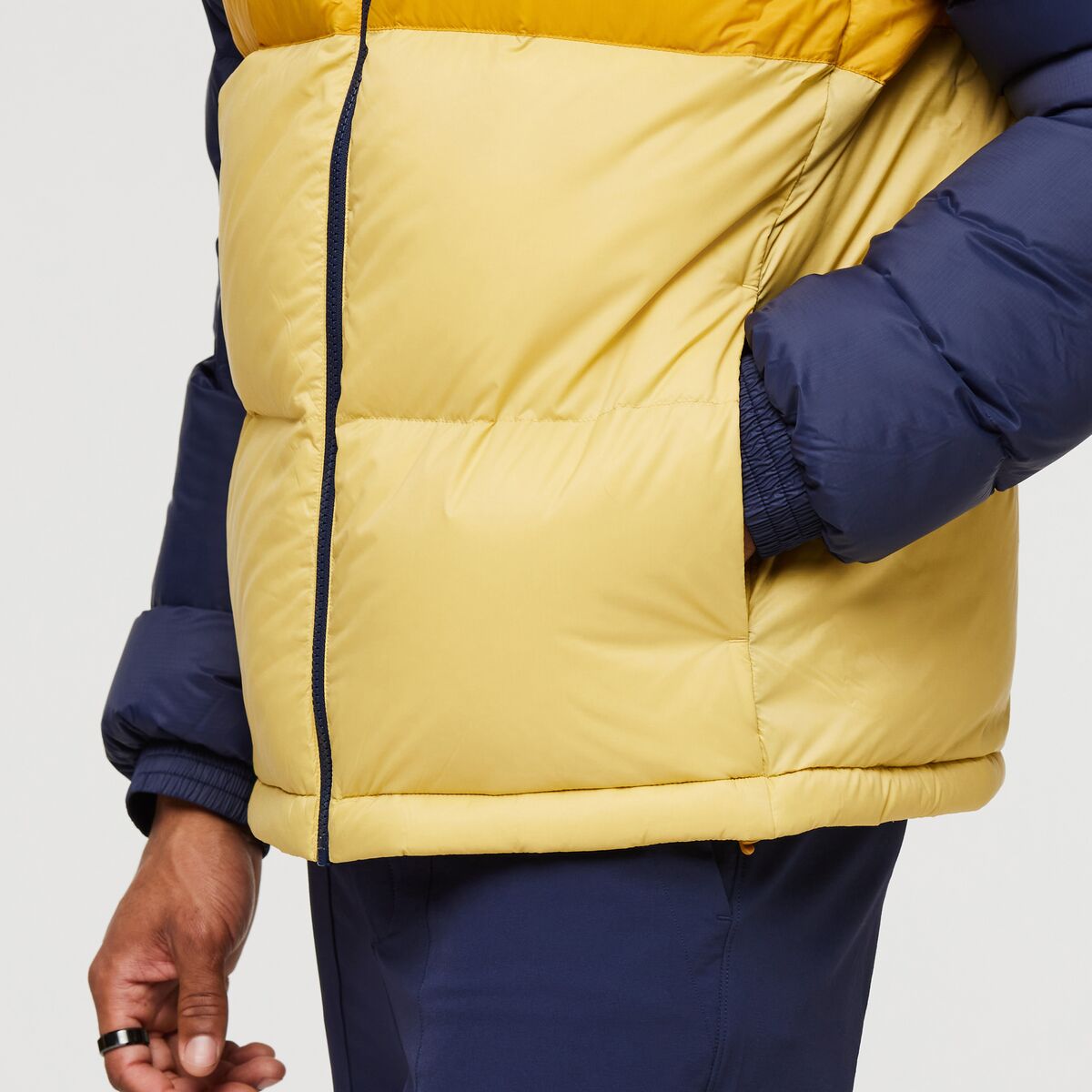 M_Solazo_Down_Hooded_Jacket_Maritime_Amber_7.jpg