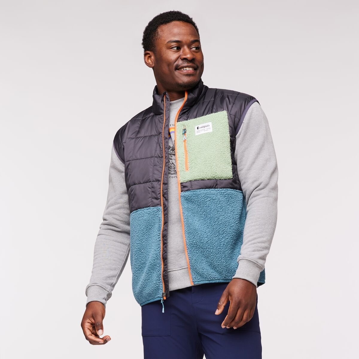 M_Trico_Hybrid_Vest_Graphite_Blue_Spruce_4.jpg