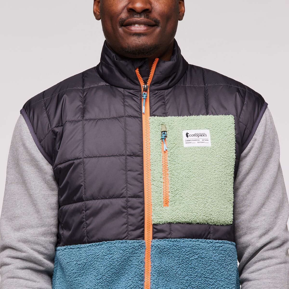 M_Trico_Hybrid_Vest_Graphite_Blue_Spruce_8.jpg