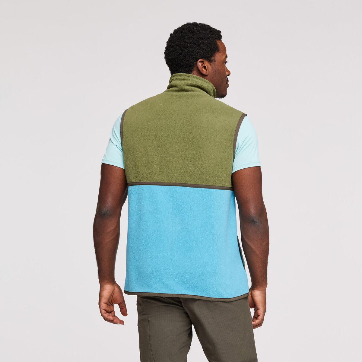 S23-M-Amado-Fleece-Vest-Pine--Poolside_6.jpg