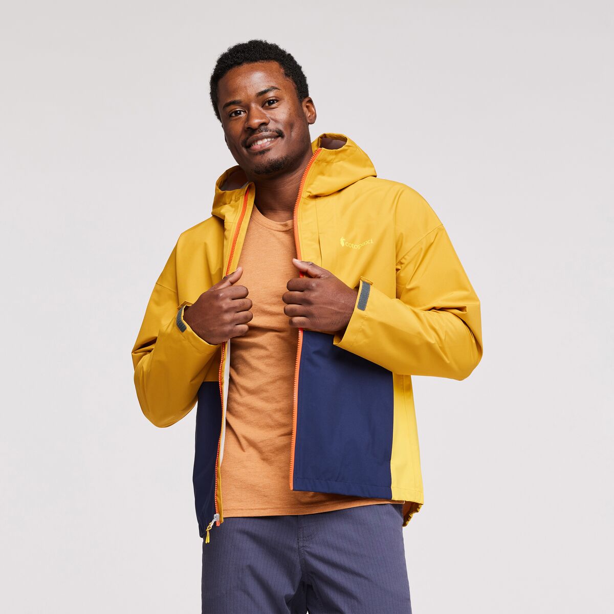 S23-M-Cielo-Rain-Jacket-Amber_2.jpg