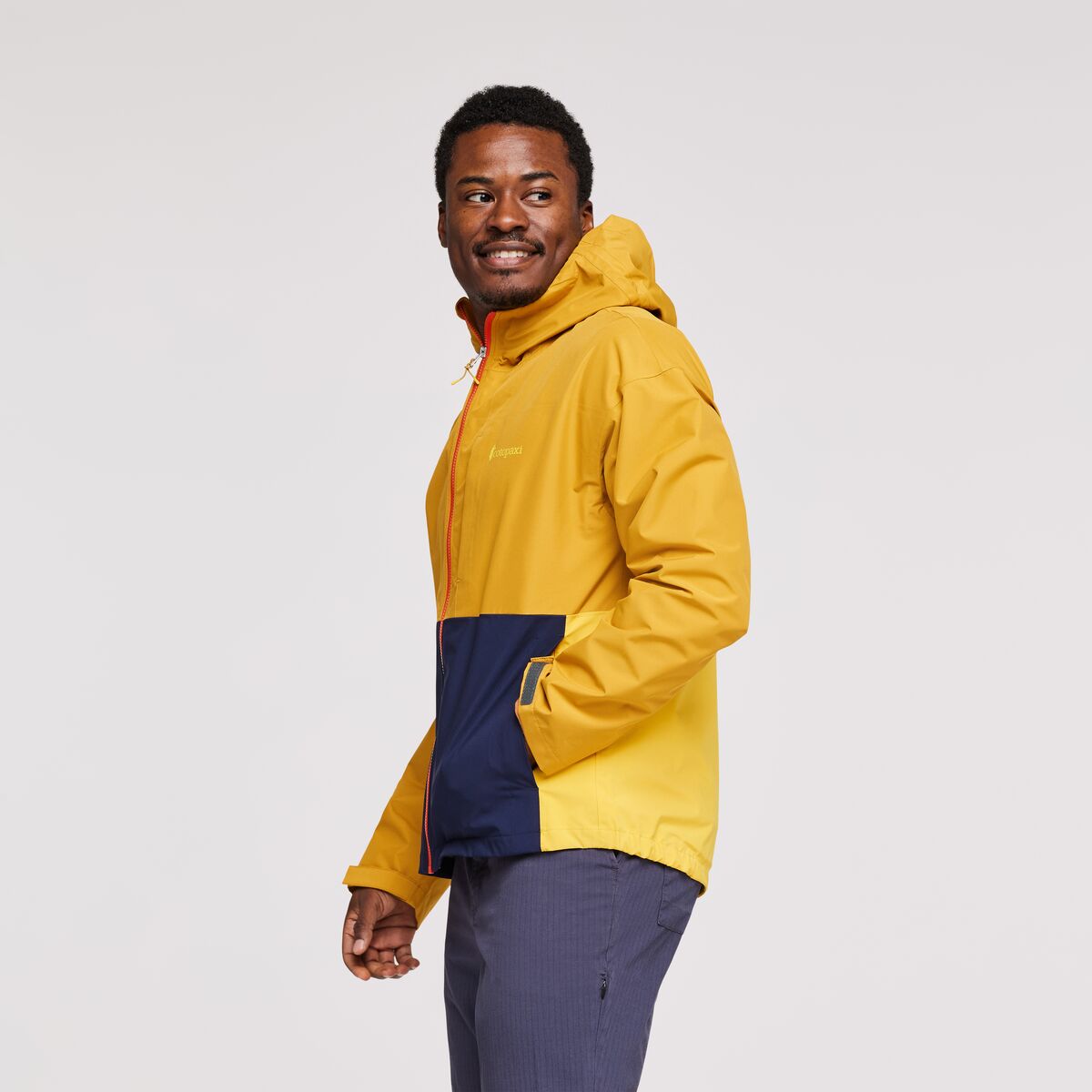 S23-M-Cielo-Rain-Jacket-Amber_3.jpg