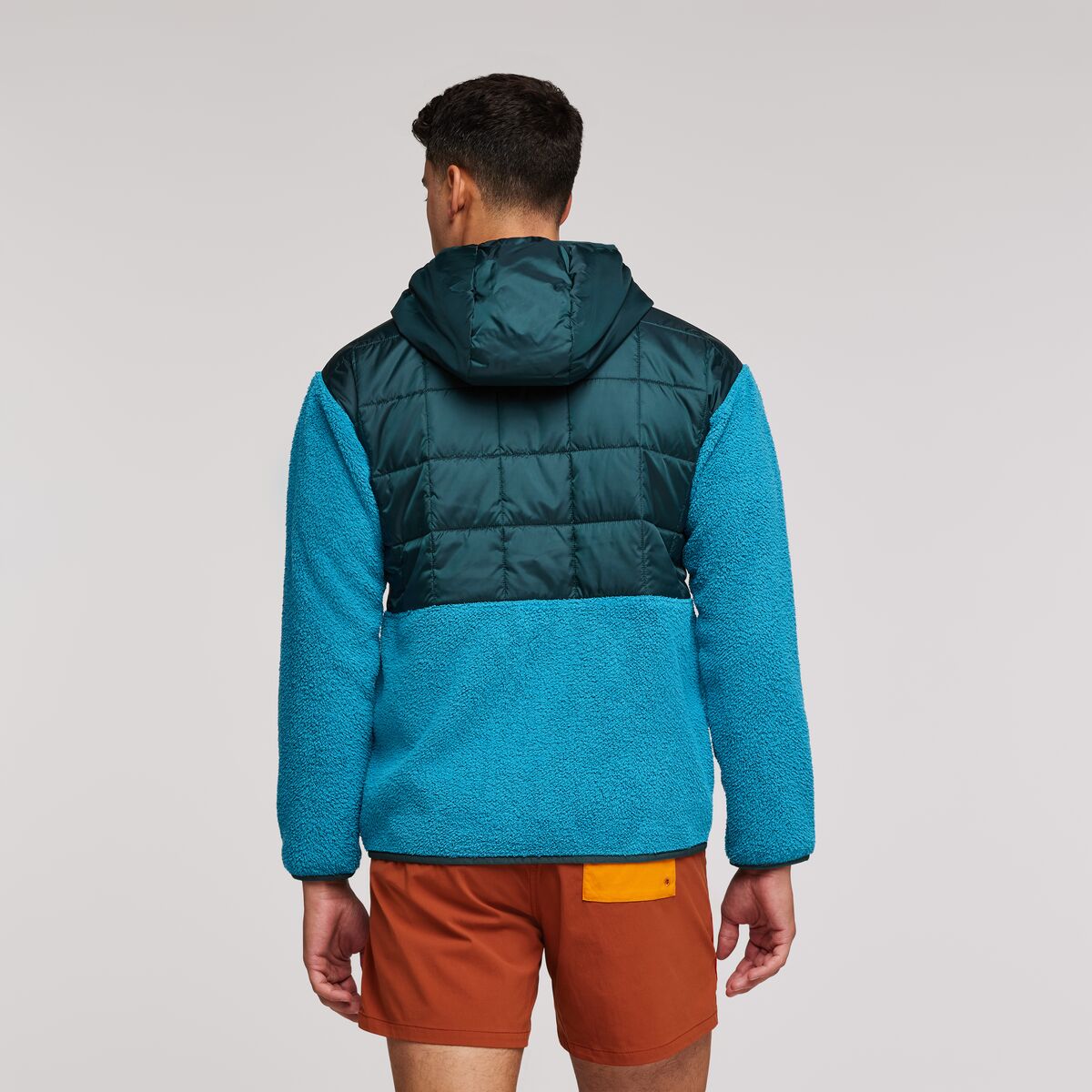 S23-M-Trico-Hybrid-Jacket-Deep-Ocean--Poolside_6.jpg