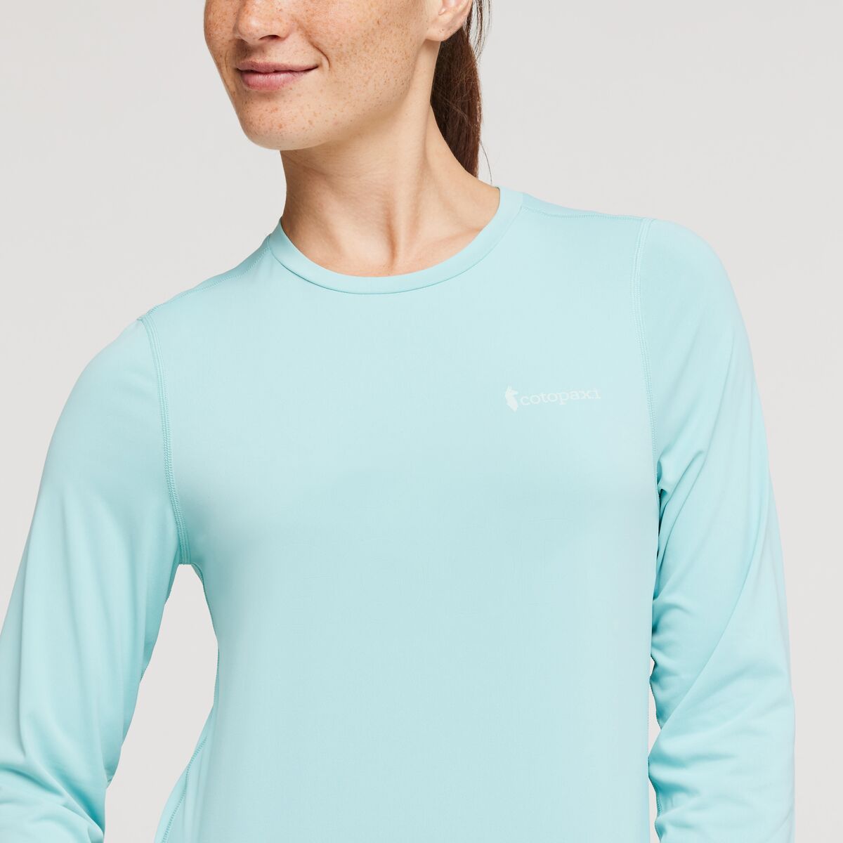 S23-W-Fino-Long-Sleeve-Tech-Tee-Sea-Glass_5.jpg