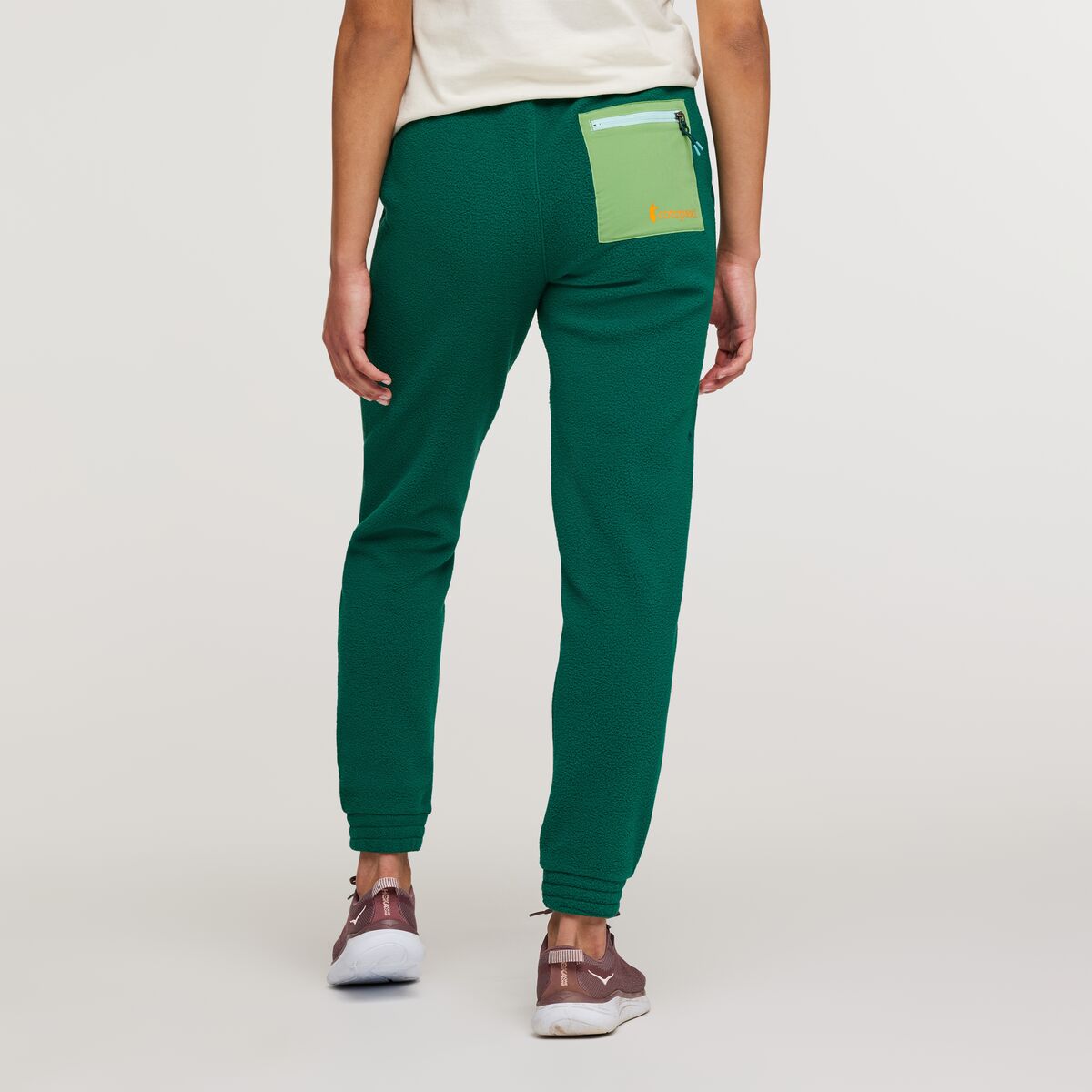 W_Abrazo_Fleece_Jogger_Greenery_3.jpg