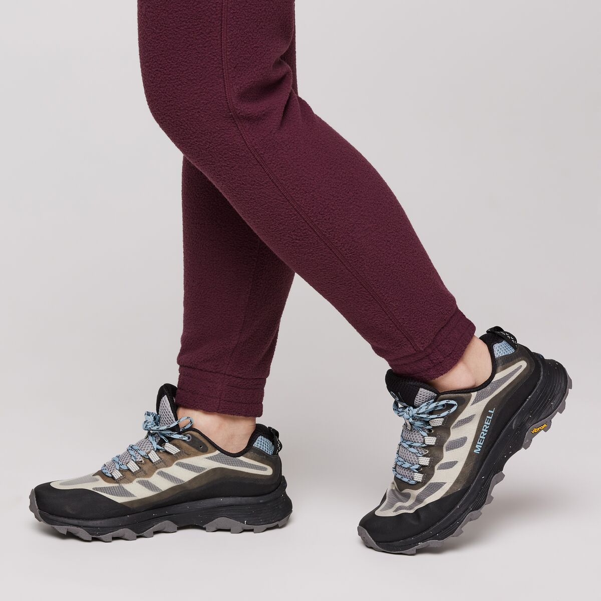 W_Abrazo_Fleece_Jogger_Wine8.jpg