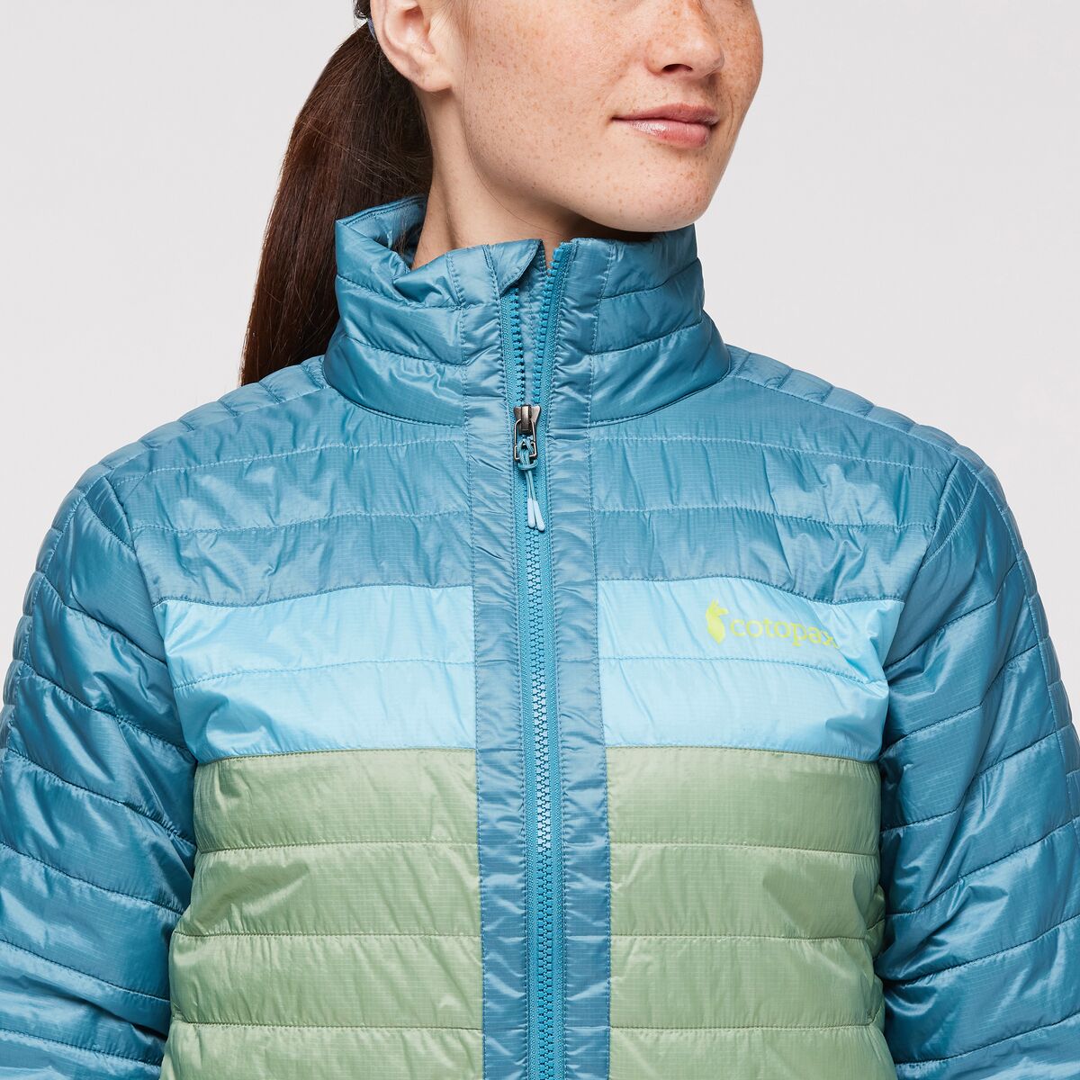 W_Capa_Insulated_Jacket_Drizzle_Aspen10.jpg