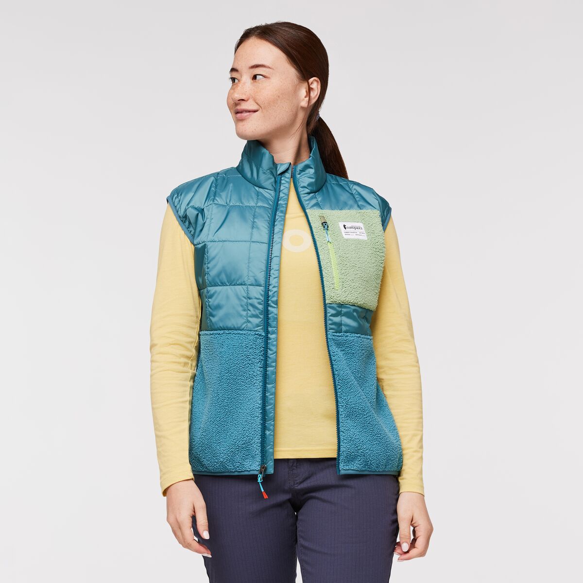 W_Trico_Hybrid_Vest_Blue_Spruce_Drizzle_3.jpg