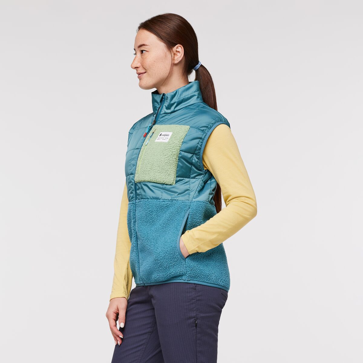 W_Trico_Hybrid_Vest_Blue_Spruce_Drizzle_5.jpg