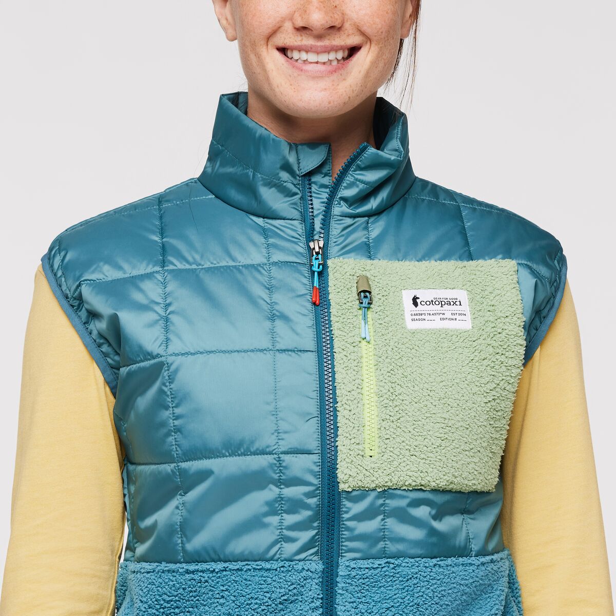 W_Trico_Hybrid_Vest_Blue_Spruce_Drizzle_8.jpg